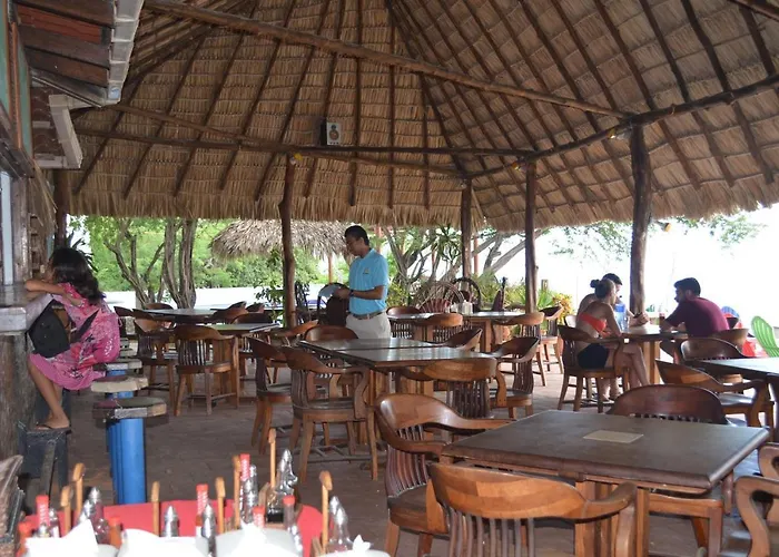 Parque Maritimo El Coco 3*